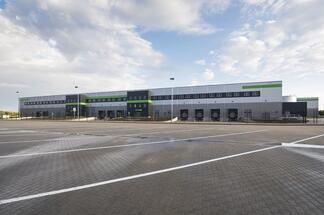 Another Infogroup-hall opened, this time in Tiszaújváros