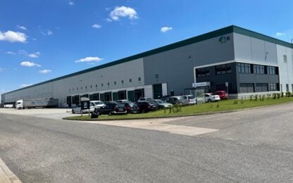 Flexible warehousing solutions with a customer-focused approach
