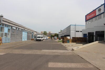 Ecseri úti telephely -100 m2 - 2000 m2 RAKTÁRAK KIADÓK
