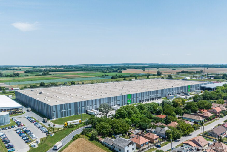 Warehouses to let in Industrial property for lease in Üllő