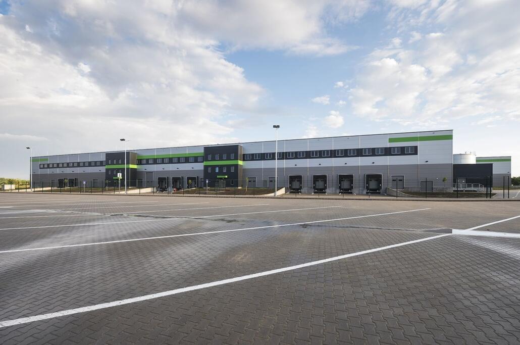 Another Infogroup-hall opened, this time in Tiszaújváros