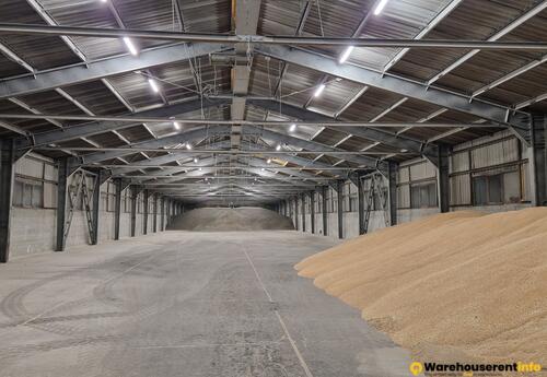 Warehouses to let in 4 storage units for rent in Hajdúszoboszló, for example storing pallets