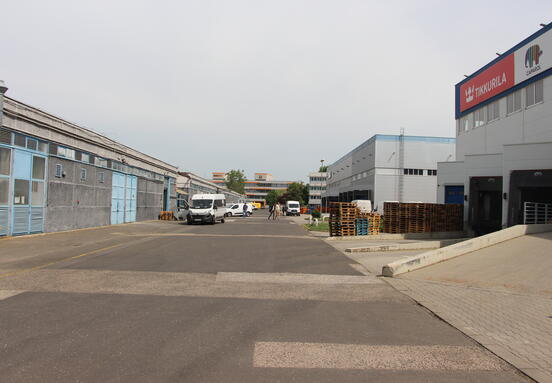 Ecseri úti telephely -100 m2 - 2000 m2 RAKTÁRAK KIADÓK