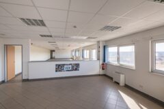 Warehouses to let in C-Moll