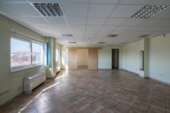 Warehouses to let in C-Moll