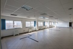 Warehouses to let in C-Moll