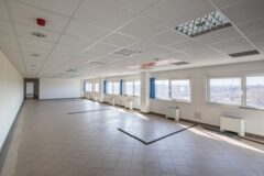 Warehouses to let in C-Moll