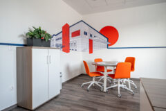 Warehouses to let in East Gate PRO Business Park