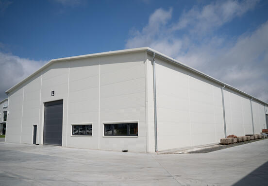 Kiadó Raktárcsarnok Lenti